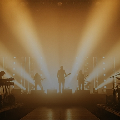 Experiências secretas com ídolos.